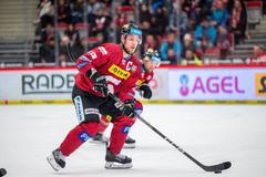 Hokejový útočník Sparty Vladimír Sobotka