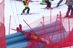 Marco Schwarz v záchranných sítích