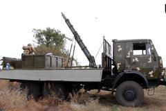 Vybuchující hadice pomáhá překonat minová pole. Ukrajinská vychytávka ji ještě vylepšila