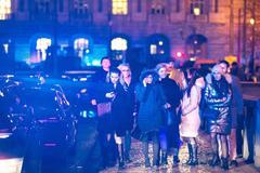 Den po střelbě na Filozofické fakultě: Na Rudolfinu vlají černé vlajky