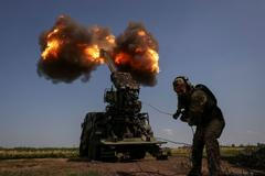 “Nezbývá nám už ani čtvrtina zásob.” Ukrajinským dělostřelcům dochází munice, dodávek je méně