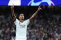 Jude Bellingham slaví vítězný gól Realu Madrid v zápase LM proti Unionu Berlín