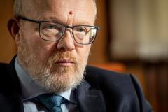 Ministr zdravotnictví Vlastimil Válek