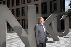 Není mojí rolí být "hodný". Na krize jsme měli být lépe připraveni, stěžuje si prezident NKÚ Kala