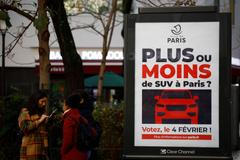 FILE PHOTO: Paris City Hall will organise a public vote on the place of SUV cars in the French capital