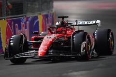 Charles Leclerc ve Ferrari při VC Las Vegas formule 1 2023