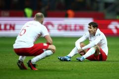 Zklamaní Poláci po  zápase kvalifikace ME 2024 Polsko - Česko