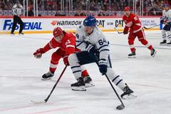 NHL: David Kämpf (64, Toronto) - Moritz Seider (Detroit Red Wings)