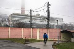 Uhelná elektrárna Chvaletice, Sev.en, Pavel Tykač, energetika, znečištění, smog, ekologie, obec Trnávka