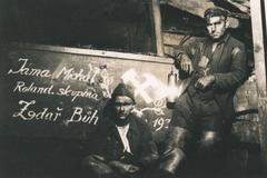 Kniha, Vzhůru dolů - Fotografické album průmyslového a kulturního dědictví uhelného hornictví ostravsko-karvinského revíru, Ostrava, Karviná, hornictví, historie, Magazín, Foto