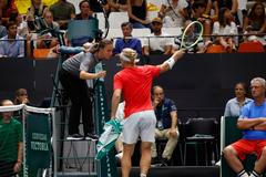 Divočina ve Valencii. Španěl žaloval a českého fanouška odvedla policie