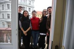 Měla jsem pocit, že Česko jde do háje. Ale jsem ráda, že jsem zůstala, říká šéfka spolu studentů