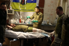 Rusové používají více dronů. Dokazuje to větší počet zraněných ukrajinských vojáků