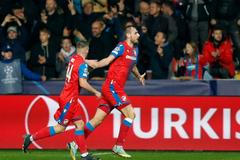 Tomáš Chorý slaví gól na 2:3 v zápase LM Plzeň - Barcelona