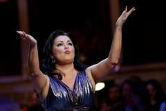 Anna Nětrebko na vídeňském Plesu v opeře.