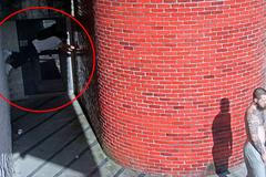 Záběry jako z akčního filmu. Riskantní útěk amerického vězně obletěl svět