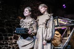 Husa na provázku, Antieva, 2023