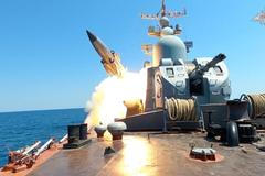 Ruská vojenská loď Ivanovec v Černém moři.