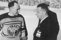 Trenér Mike Buckna (vlevo) a redaktor Josef Laufer na ZOH 1948 ve Svatém Mořici