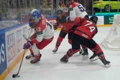 Jiří Smejkal (13) v zápase Česko - Kanada na MS 2023