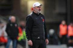 Trenér Slavie Jindřich Trpišovský v utkání s Plzní