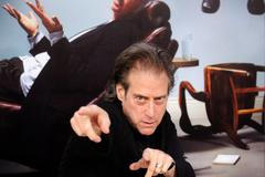 Richard Lewis, 2009