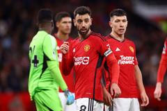 Bruno Fernandes v zápase Manchesteru United proti Tottenhamu