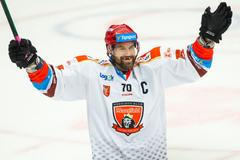 Radost hradeckého hokejisty Radka Smoleňáka v extralize 2022/23