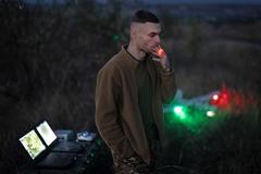 Záběry z dronu na divokou bitvu ukrajinské jednotky Aidar proti ruské koloně