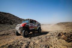 Dramatický moment z 5. etapy Rallye Dakar