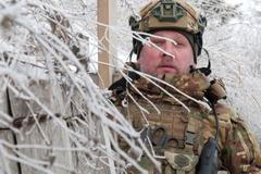 „Kéž bychom si dali teplou sprchu doma.“ Ukrajinci vyčkávají v promrzlých zákopech