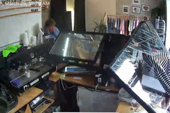 Zatímco na Kyjev dopadají trosky raket, baristka Maria připravuje kávu