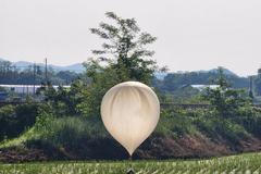 balon odpadky Korea