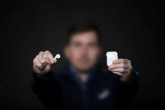 Ilustrační foto - podvodník AirPods, Apple, sluchátka