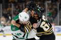 Boston - Dallas: Brad Marchand a Joel Hanley (44)