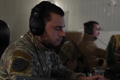 „Okurky“ znamenají minomety, „mrkve“ jsou kódem pro granátomety. Ukrajinci dešifrují ruské zprávy