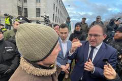 Ministr zemědělství Marek Výborný při debatě se zemědělci, kteří přijeli protestovat do Prahy 19. února 2024.