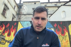 “Jak je tohle možné. Izraeli pomohli, my to musíme snášet,” popsal novinář z Ukrajiny