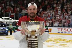 hokej, MS 2024, Praha, Jan Ščotka, trofej pro mistry světa