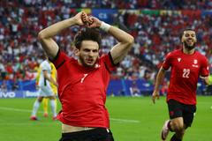 Kviča Kvaracchelija slaví gól v zápase Eura 2024 Gruzie - Portugalsko