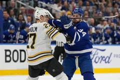 Sestřih třetího utkání série mezi Bostonem a Torontem