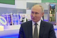 Carlson mě svými dotazy neuspokojil. Chtěl jsem ostré otázky, tvrdí Putin