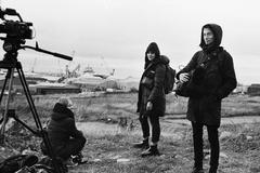 Saša Uhlová, novinářka, Apolena Rychlíková, režisérka, Martin Kuhn, zvukař, natáčení, Hranice Evropy, dokumentární film