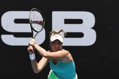 Brenda Fruhvirtová na turnaji v Aucklandu při utkání proti Coco Gauffové