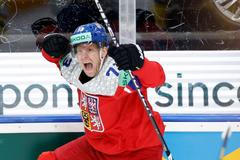 Ondřej Kaše slaví gól v semifinále MS 2024 Česko - Švédsko