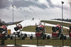Vrchlabí - bazén, Aquacentrum Vrchlabí, a poloprázdná sjezdovka - Skiareál Kněžický vrch