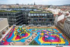 Otevření zrekonstruovaného obchodního domu Máj v Praze na Národní třídě