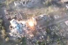 Ukrajinci dostali Rusy do pasti ve Vovčansku a začali je bombardovat. Někteří agresoři se vzdali