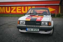 Škoda 125 v tombole a Jawetta Standard Retro Garáž jaro 2024