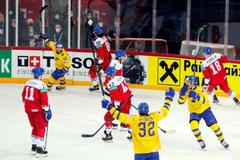 Jiří Smejkal a Jesper Sellgren v zápase Česko - Švédsko na MS 2021